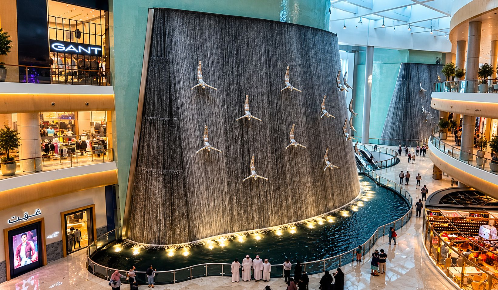 Dubai mall water flow